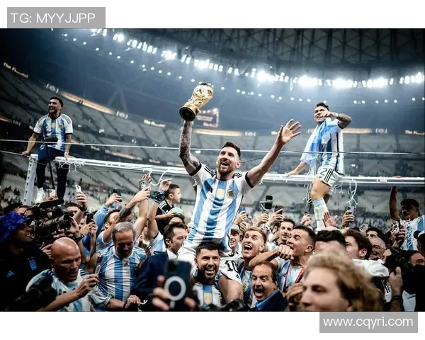 17位足球明星海报展现球场风采与激情瞬间的视觉盛宴