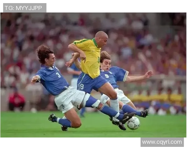 足球明星独家访谈揭秘背后故事与职业生涯精彩瞬间的截图分享